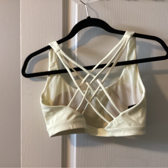 Victoria’s Secret Workout Bra. Size large. -2 - Picture 2 of 3